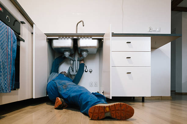 Professional Plumbing technician working in Ravenna, OH